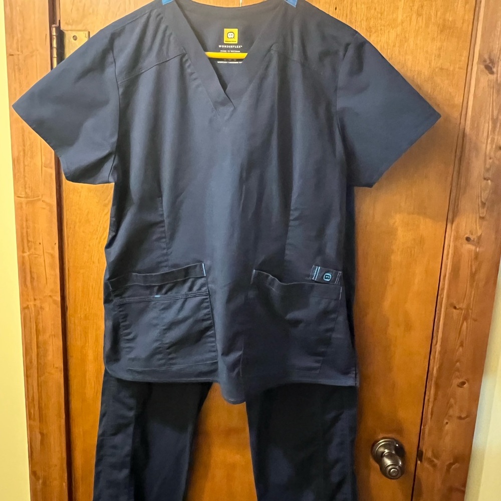 WonderWink Scrub Set